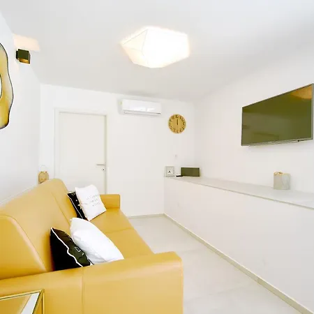 Апартаменти Gallery Luxury &
